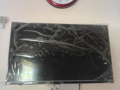 heier 32 inch faulty broken pannel led for sale