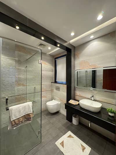 1 Kanal Very Low Price Owner Build House Available For Sale