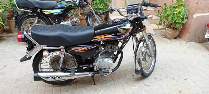 Honda 125 2018 model Karachi numbr