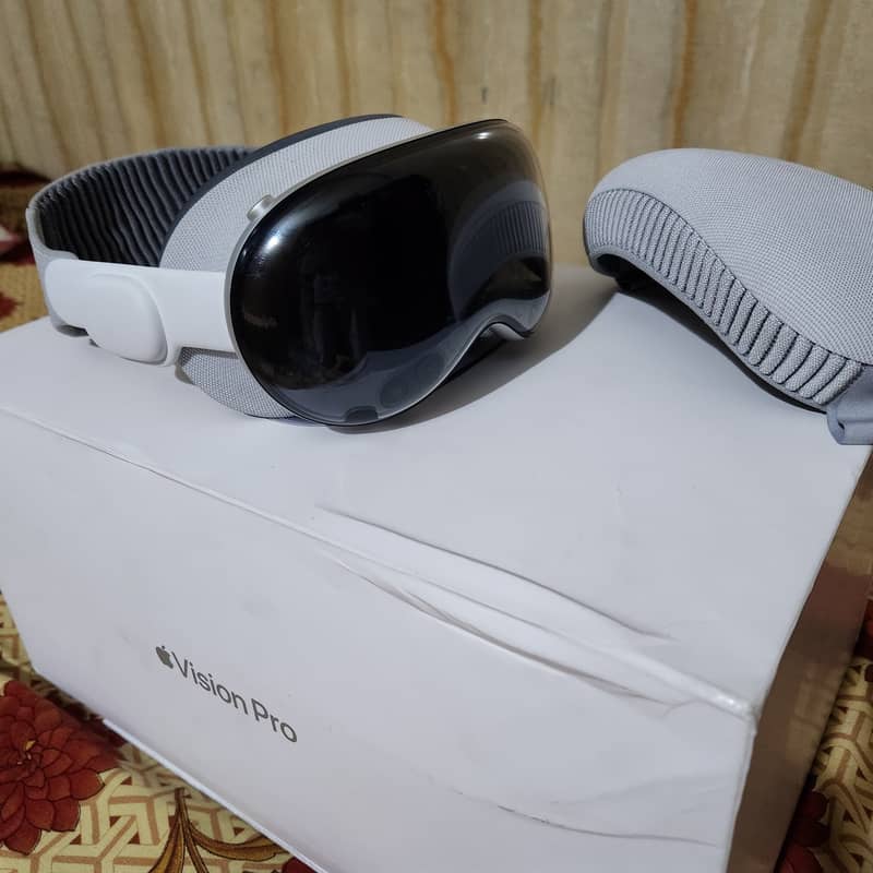 Apple Vision Pro 0