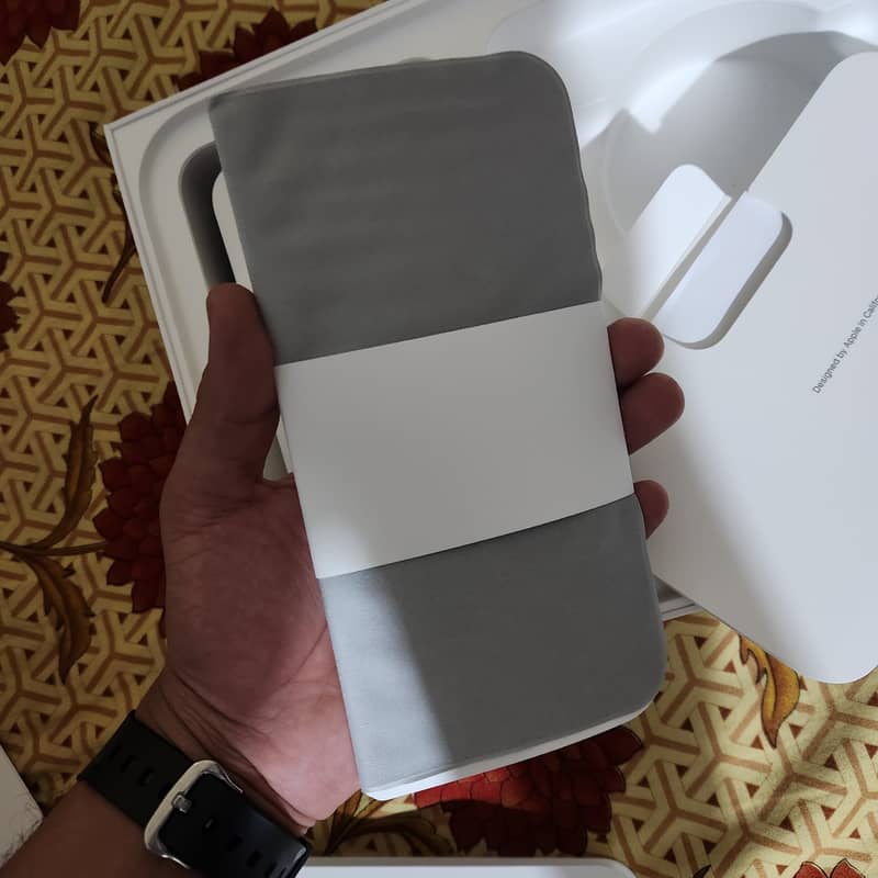 Apple Vision Pro 4