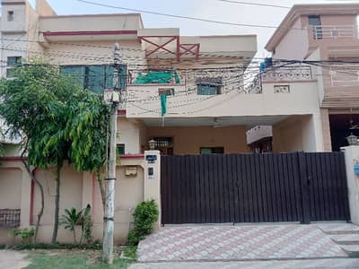 Prime Location 10 Marla House For Sale In Punjab Coop Housing - Block E Lahore