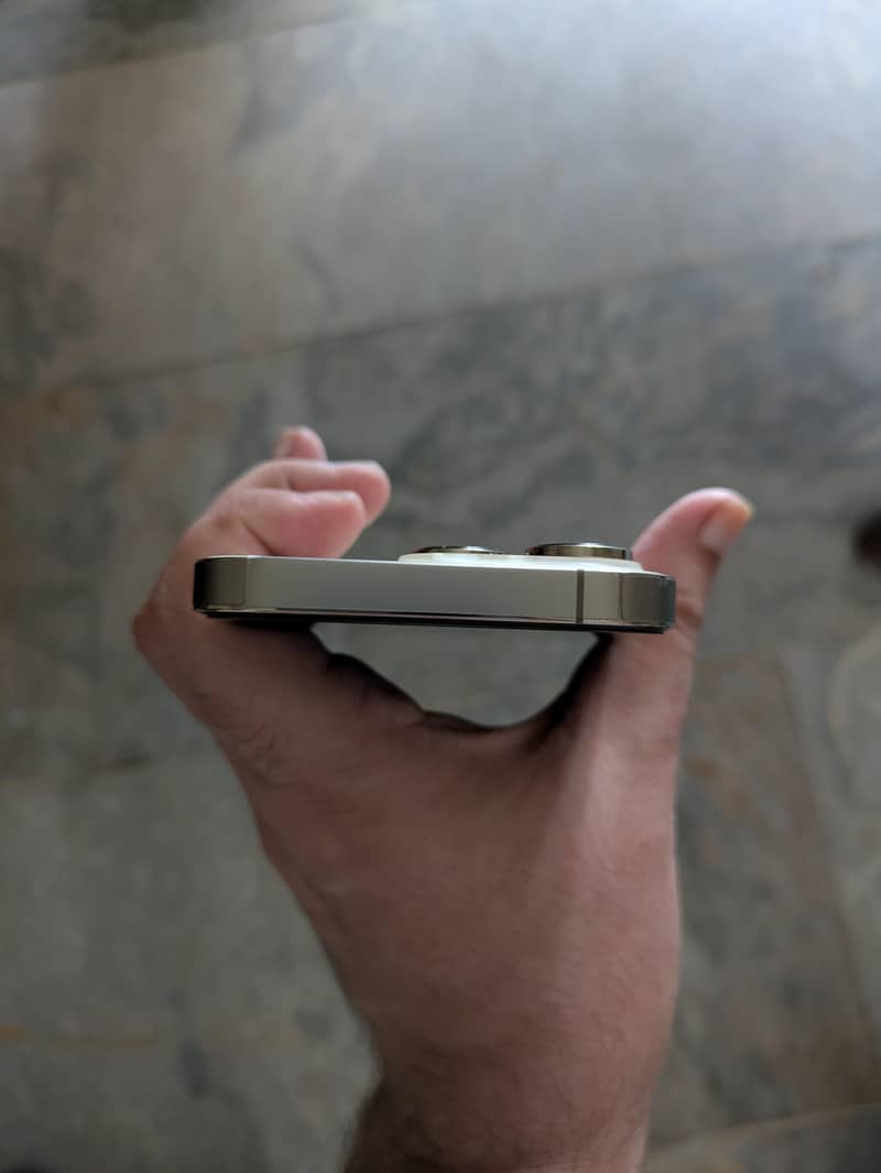 Apple iPhone 14 Pro 1