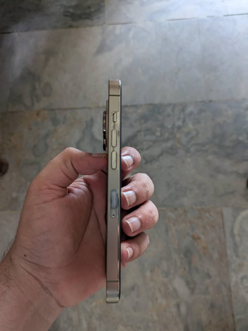 Apple iPhone 14 Pro 2