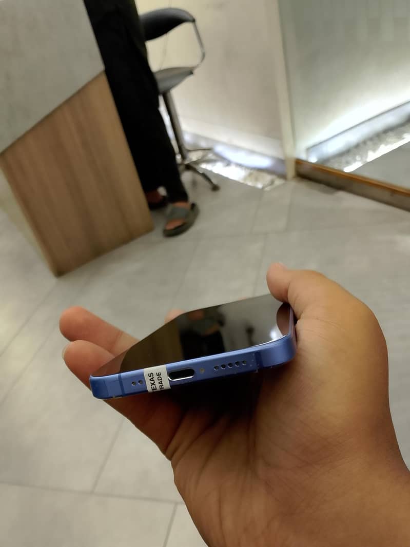 Apple iPhone 16 1