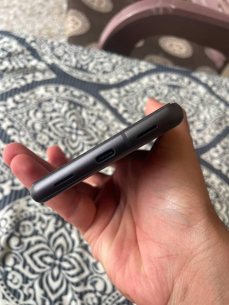 Google Pixel 7a 5
