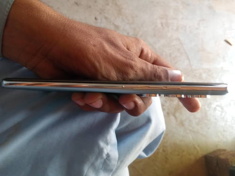 Tecno CAMON 40 Pro 1