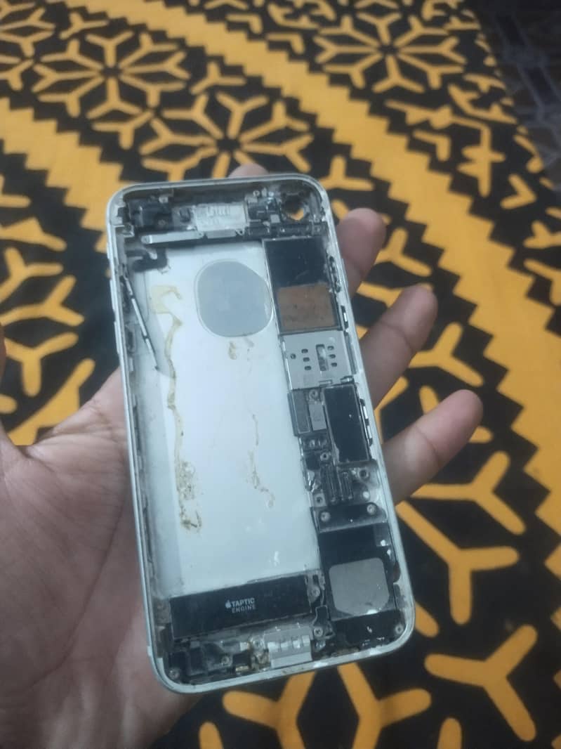 Apple iPhone 7 0