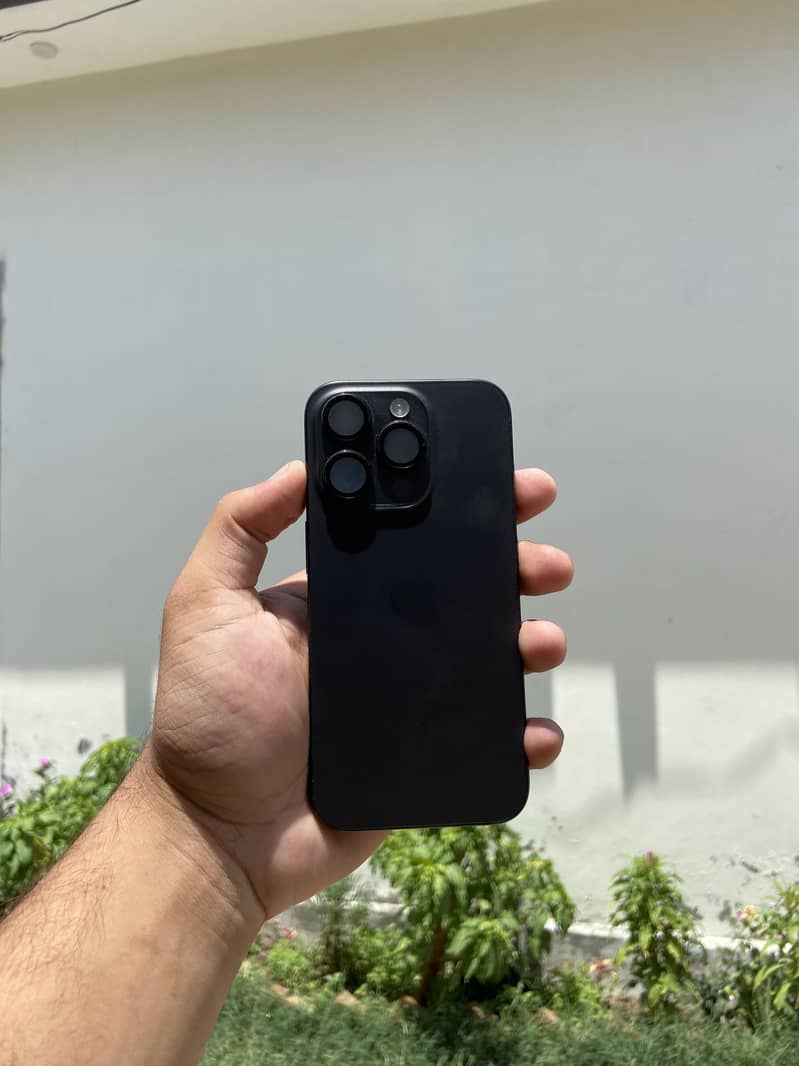 Apple iPhone 15 Pro 2