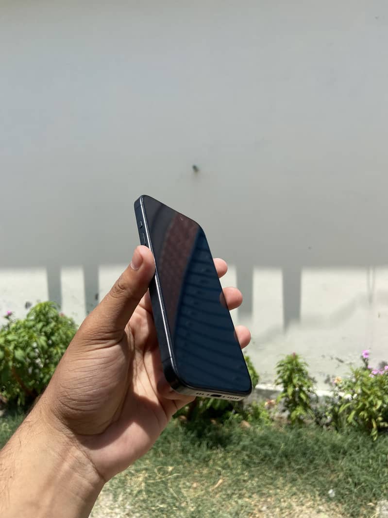 Apple iPhone 15 Pro 5