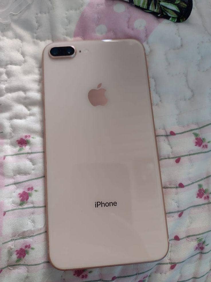 Apple iPhone 8 Plus 0