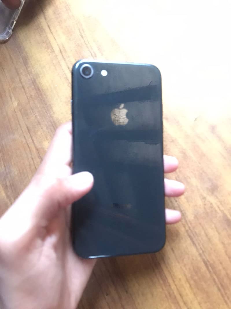 Apple iPhone 8 3