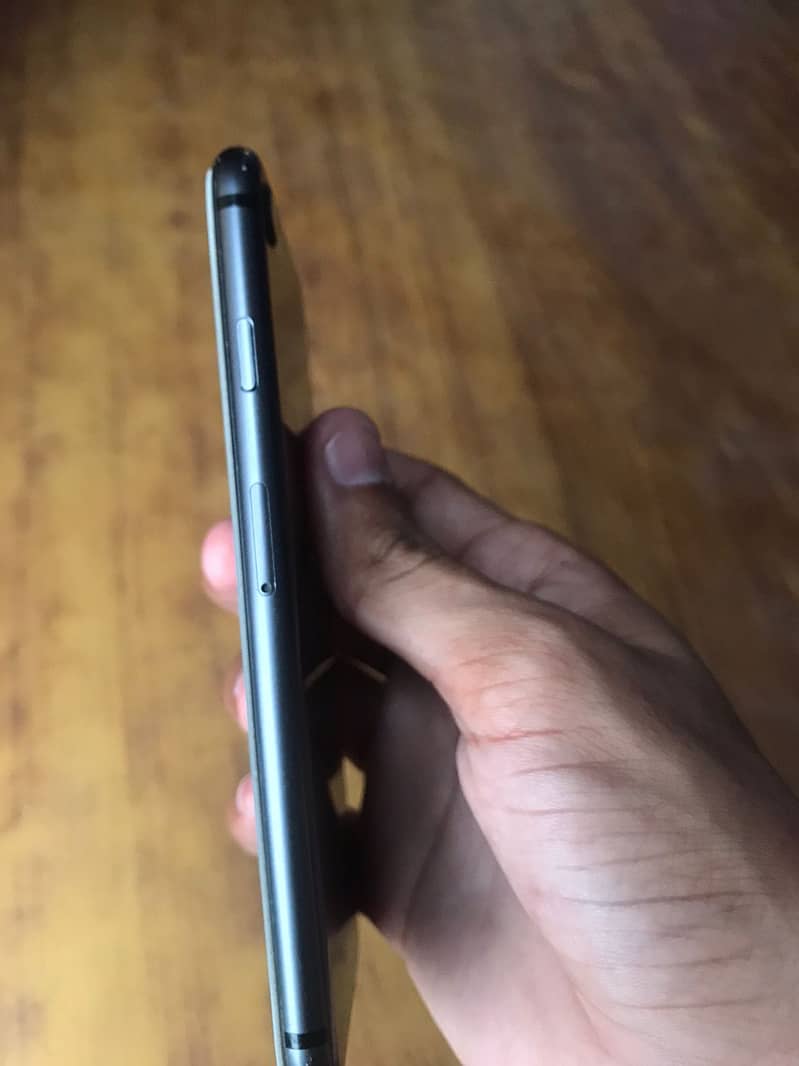 Apple iPhone 8 5