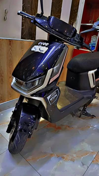 Evee GENZ Run editon Big scooty 1000Watt 24 model 0322/4787207 whatsap