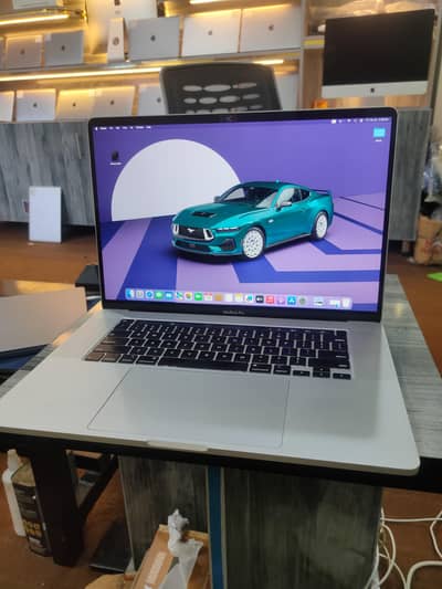 MacBook pro core I9 64gb RAM 1tb SSD 2019