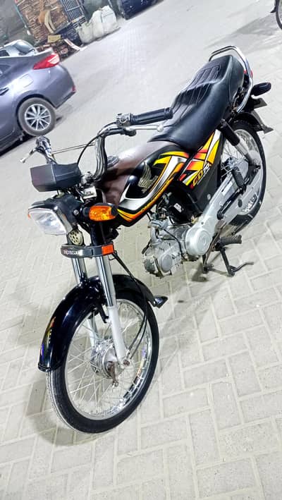 Honda CD70 2022 model Karachi num 1st owner Genuine mint