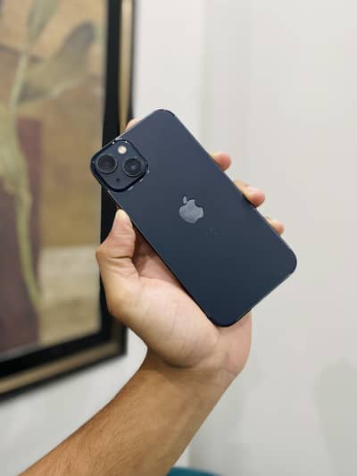 Apple iPhone 13