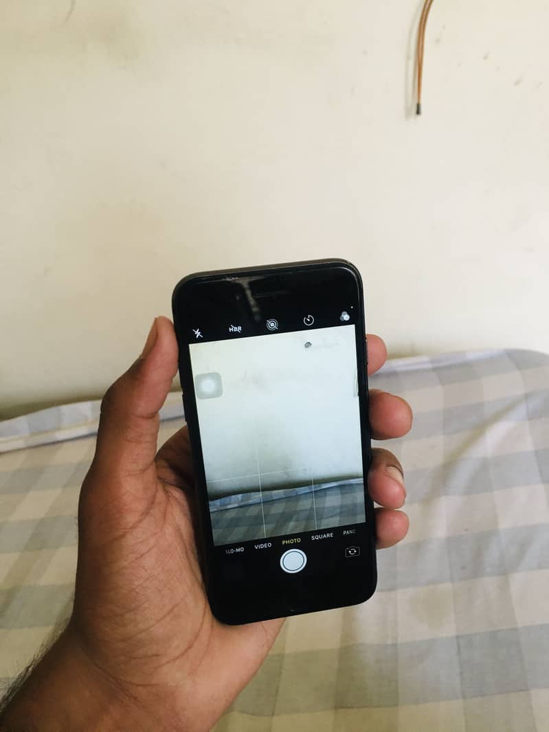 Apple iPhone 8 3