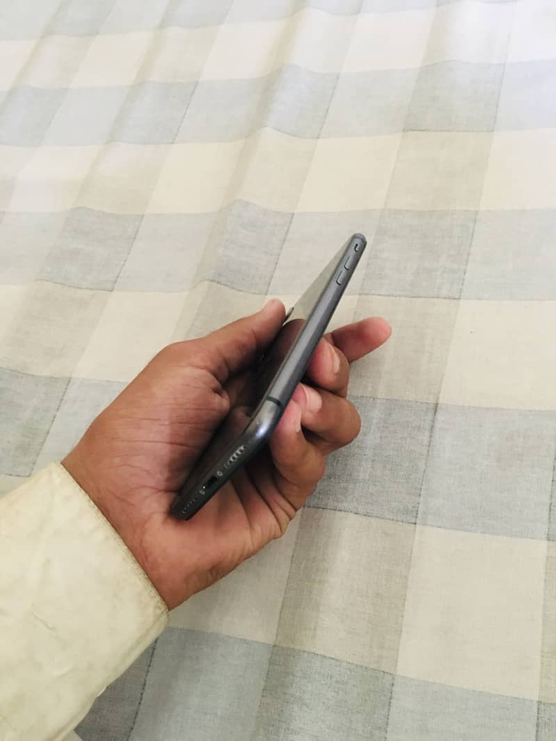 Apple iPhone 8 7