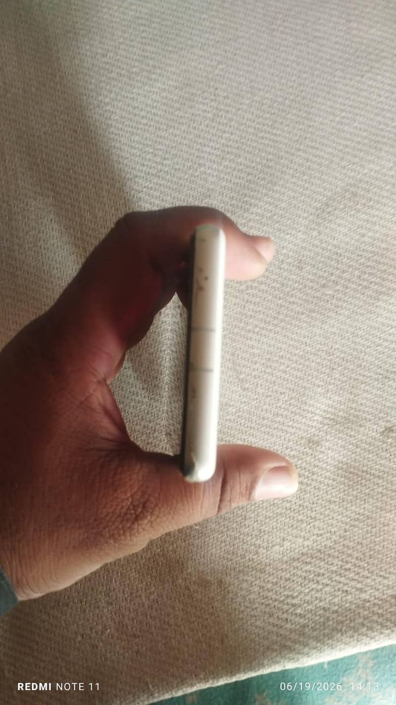 Google Pixel 7a 5