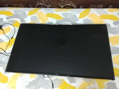 Samsung Android LCD 32 inch with box pack