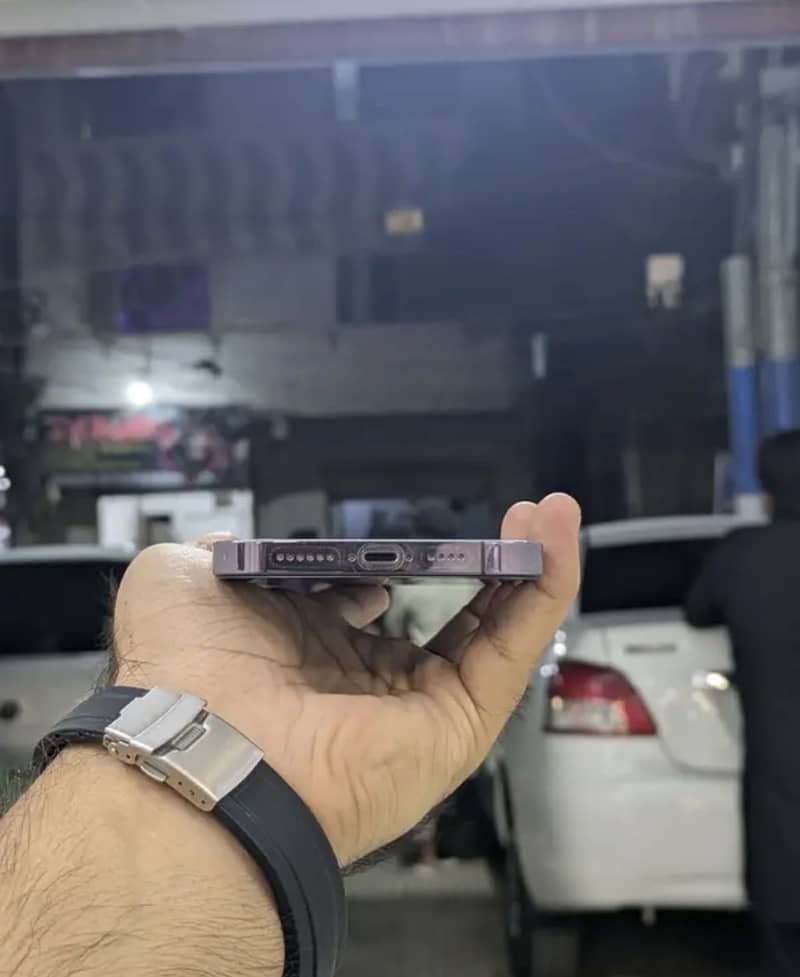 iPhone 14 Pro Max 4