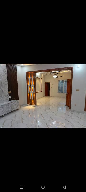 Beautiful new tile flooring house in ideal location