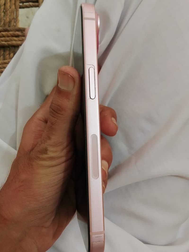 Apple iPhone 15 2