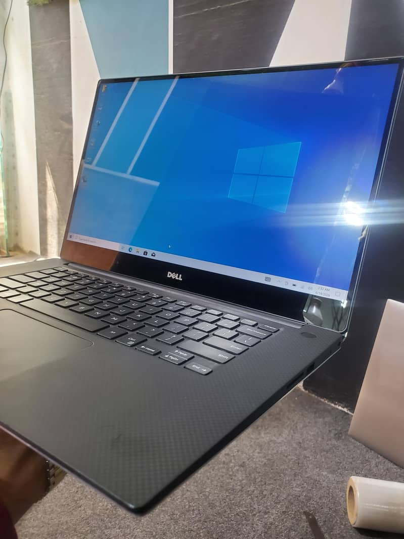 DELL PRECISION 5520 0