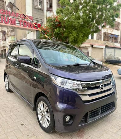 Nissan Dayz Highway Star. Model 14 Reg 2017. Top variant.