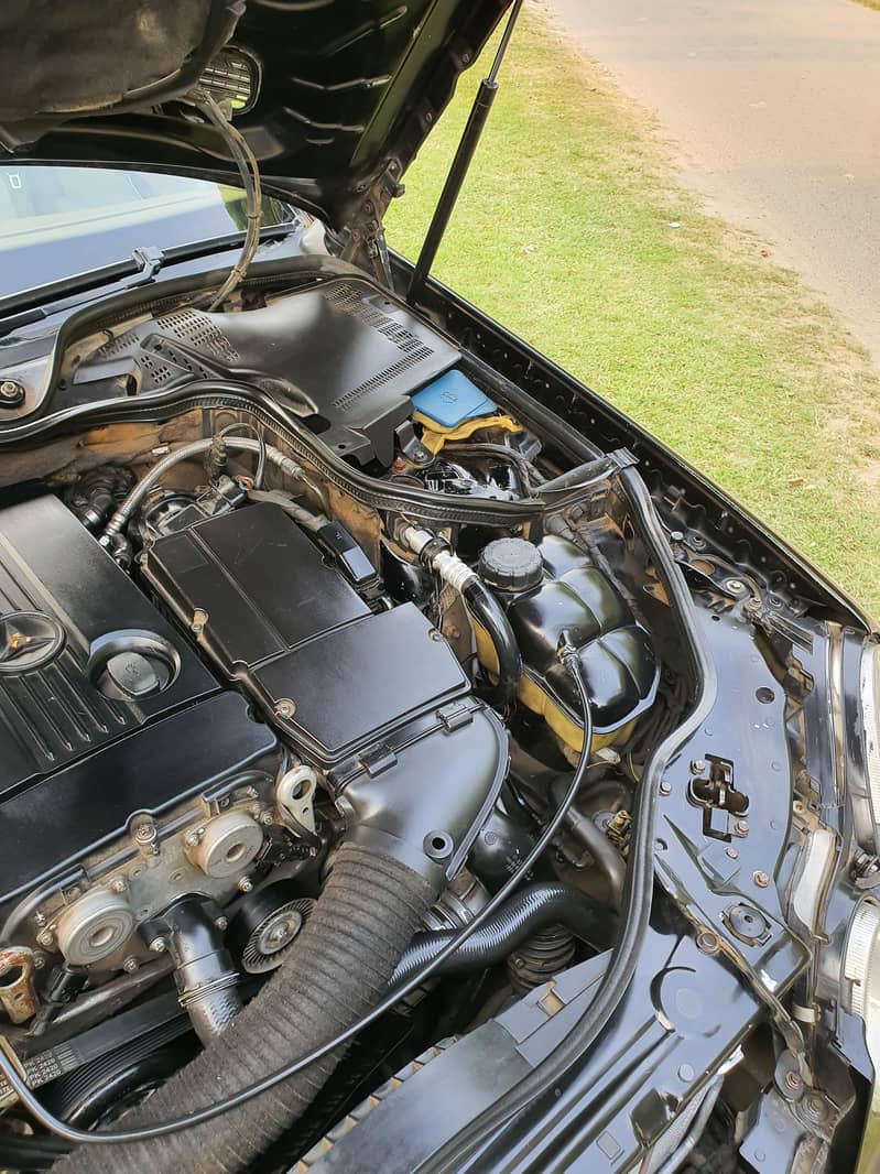 Mercedes E Class E200 3