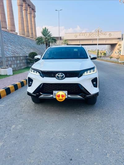 Toyota Fortuner Legender 2022
