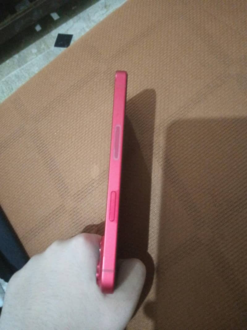 Apple iPhone 14 3