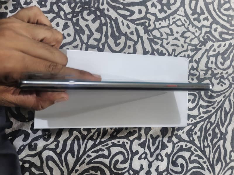 TECNO CAMON 40 PRO 6