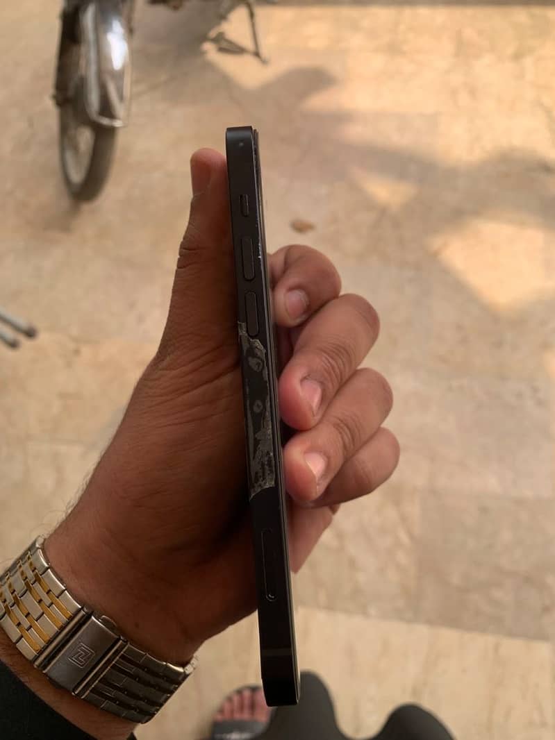Apple iPhone 12 2