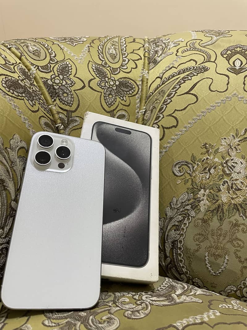 Apple iPhone 15 Pro Max 0