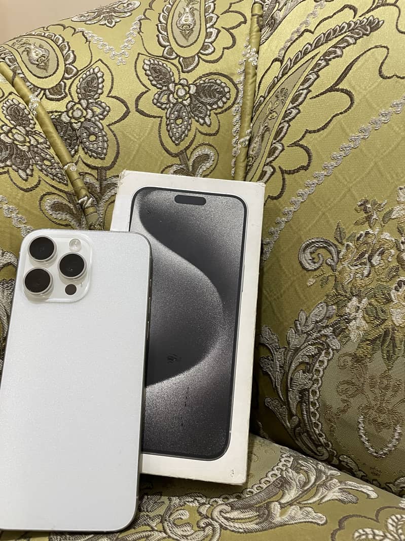 Apple iPhone 15 Pro Max 3
