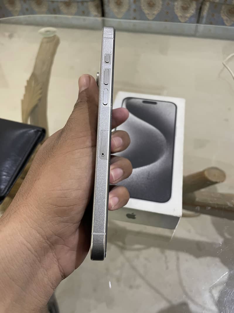 Apple iPhone 15 Pro Max 5