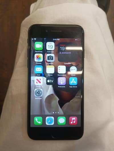 Apple iPhone 7