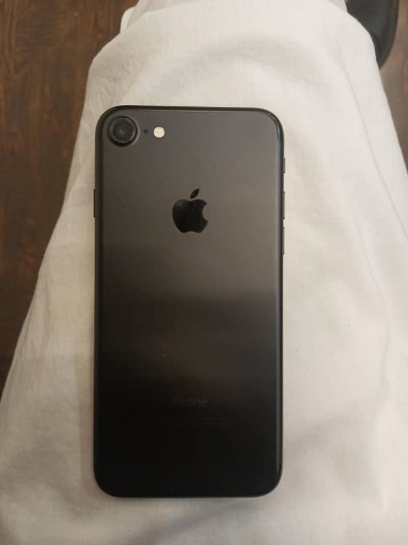 Apple iPhone 7 1
