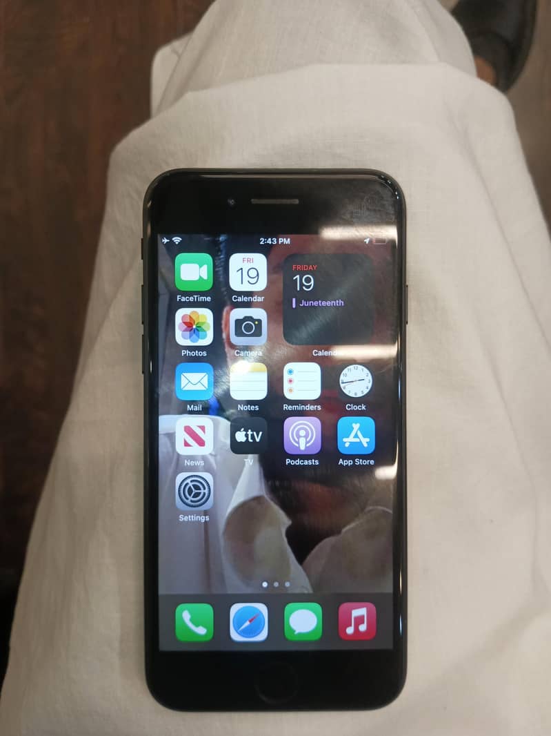 Apple iPhone 7 2