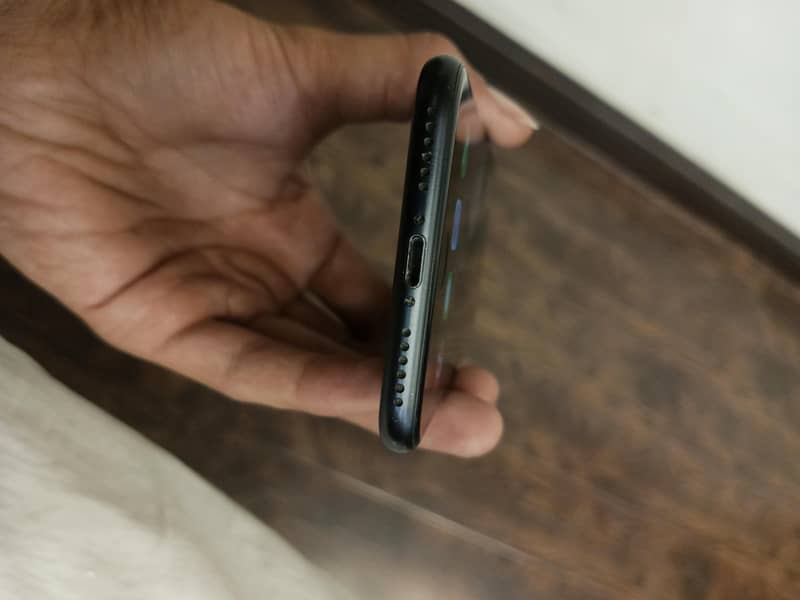 Apple iPhone 7 3