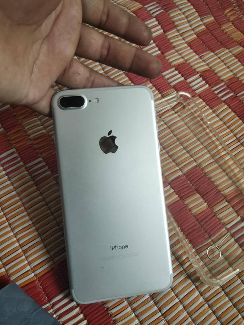 Apple iPhone 7 Plus 1