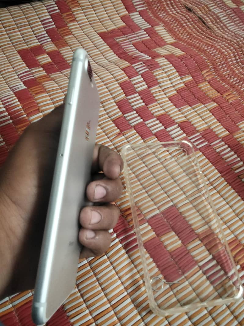 Apple iPhone 7 Plus 4