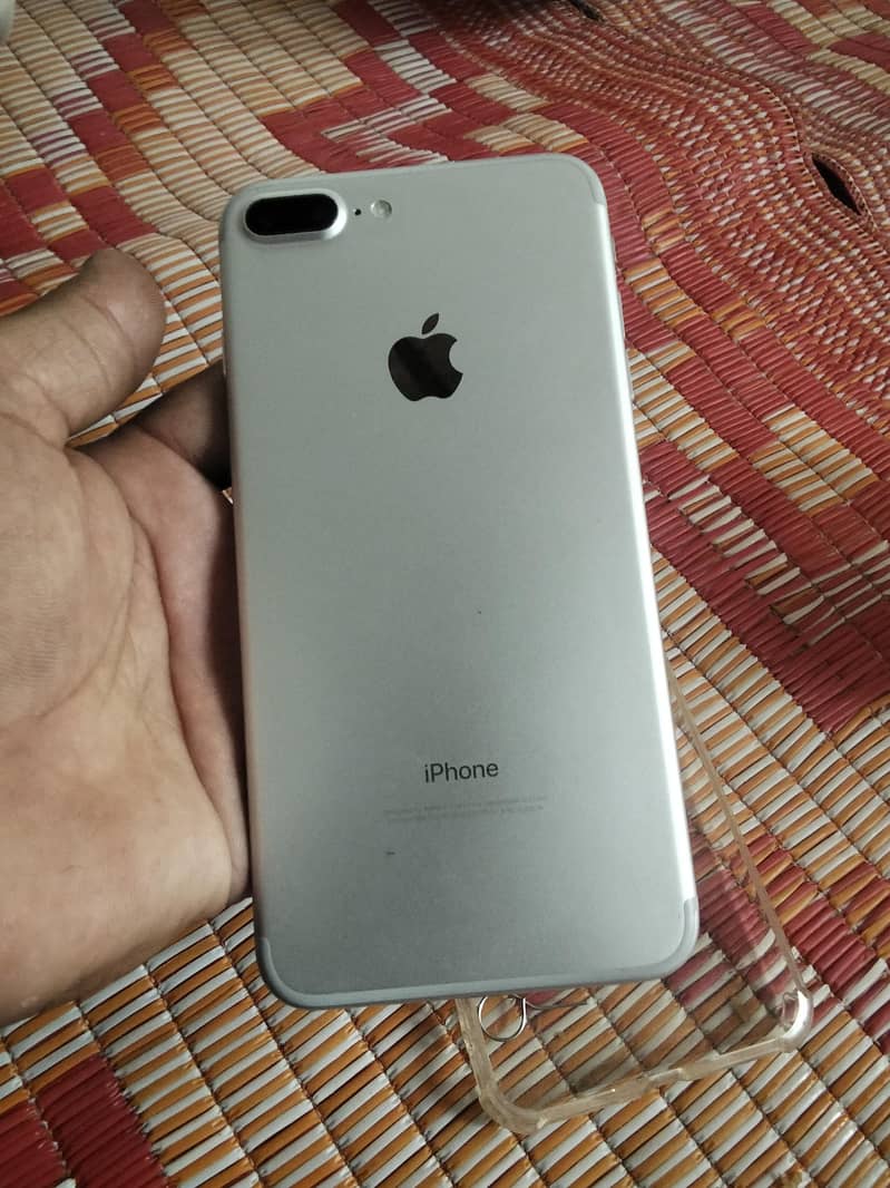 Apple iPhone 7 Plus 6
