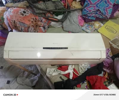 Gree non inverter split Ac 1.5 ton