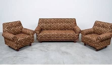 Wooden sofa set 5 Seater in clean condation
