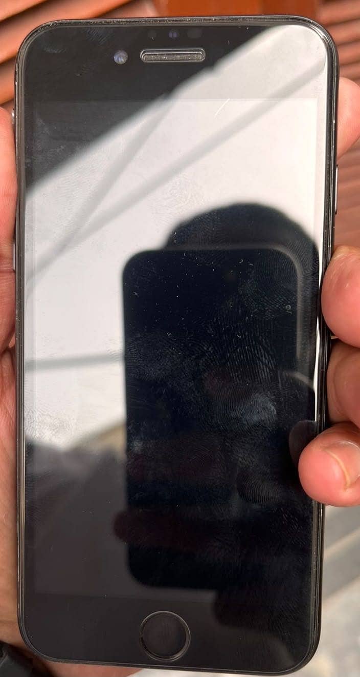 Apple iPhone 7 0