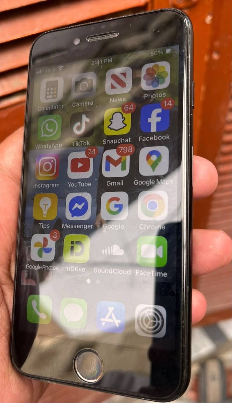 Apple iPhone 7 5