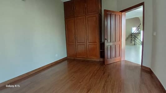 One Kanal Double Story House Available For Silent Office Near To Main Road Gulberg